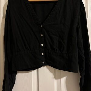 Cute black, long sleeved crop top. Madewell.